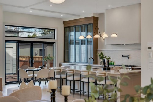 4110 18 Street Sw, Calgary, AB - Indoor