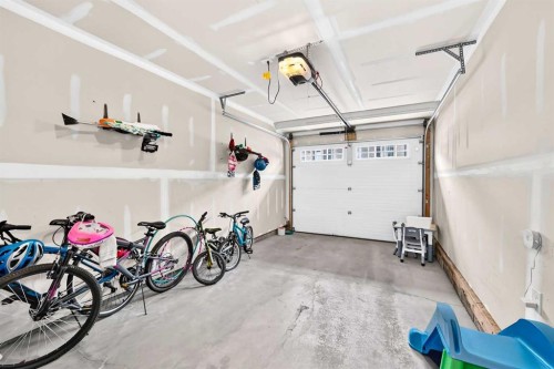 512 Sage Hill Grove Nw, Calgary, AB - Indoor Photo Showing Garage
