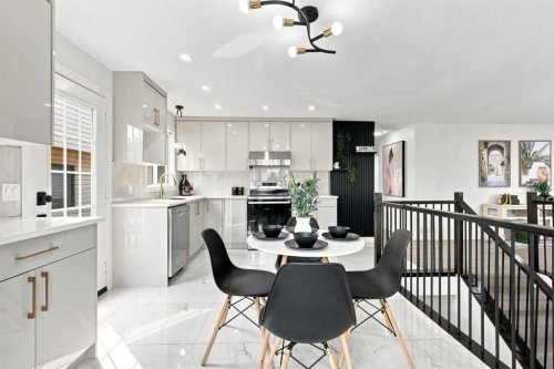 427 Falmere Road Ne, Calgary, AB - Indoor Photo Showing Dining Room