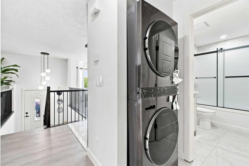 427 Falmere Road Ne, Calgary, AB - Indoor