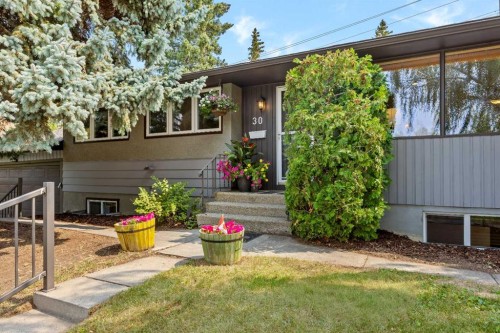 30 Gateway Drive Sw, Calgary, AB - Outdoor
