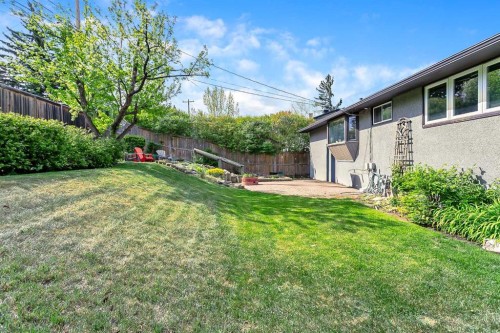 30 Gateway Drive Sw, Calgary, AB - Outdoor