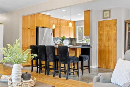 30 Gateway Drive Sw, Calgary, AB - Indoor