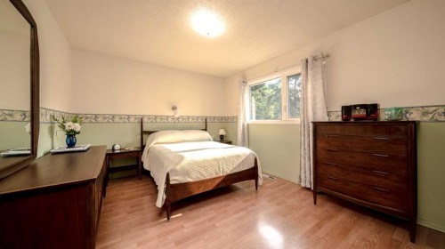 5015 Marchand Crescent Ne, Calgary, AB - Indoor Photo Showing Bedroom