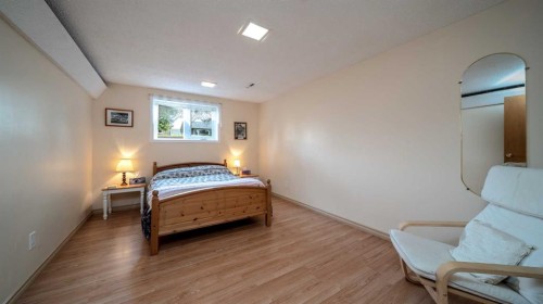 5015 Marchand Crescent Ne, Calgary, AB - Indoor Photo Showing Bedroom