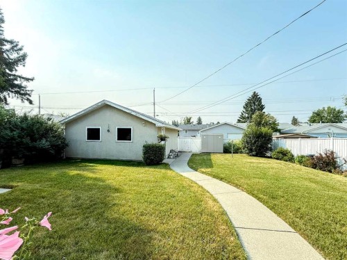5015 Marchand Crescent Ne, Calgary, AB - Outdoor