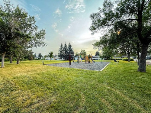5015 Marchand Crescent Ne, Calgary, AB - Outdoor