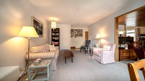 5015 Marchand Crescent Ne, Calgary, AB - Indoor