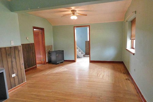 309 45 Avenue West, Claresholm, AB - Indoor Photo Showing Other Room