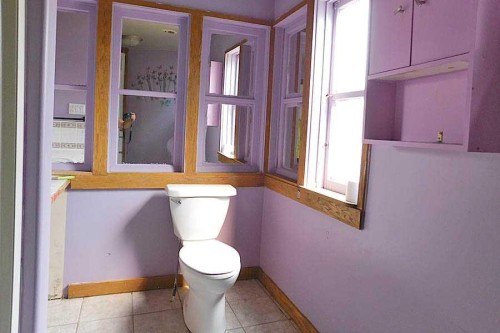 309 45 Avenue West, Claresholm, AB - Indoor Photo Showing Bathroom