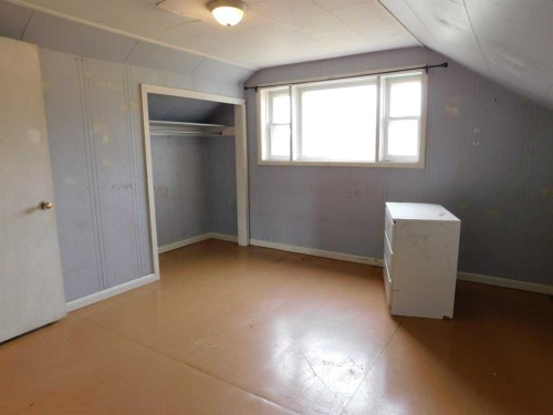 309 45 Avenue West, Claresholm, AB - Indoor Photo Showing Other Room