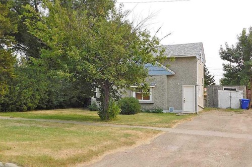 309 45 Avenue West, Claresholm, AB - Outdoor