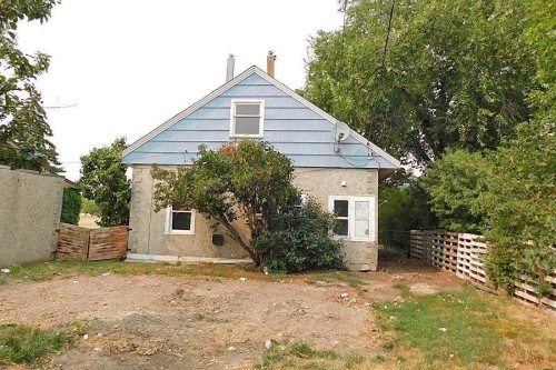 309 45 Avenue West, Claresholm, AB - Outdoor