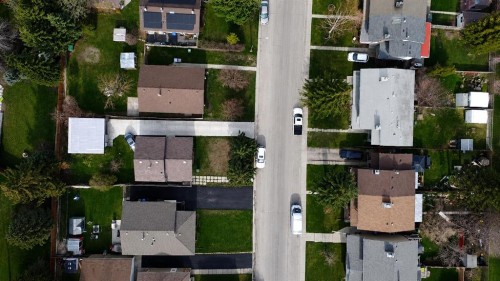 6420 26 Avenue Ne, Calgary, AB - Outdoor