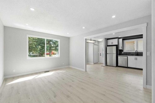 6420 26 Avenue Ne, Calgary, AB - Indoor