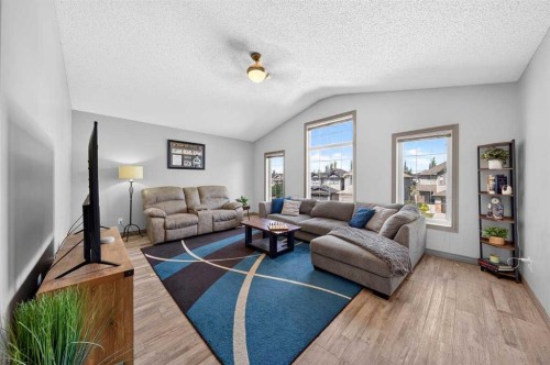 363 Evanston View Nw, Calgary, AB - Indoor Photo Showing Living Room