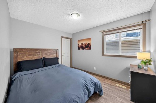 363 Evanston View Nw, Calgary, AB - Indoor Photo Showing Bedroom