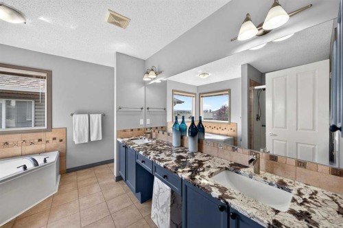 363 Evanston View Nw, Calgary, AB - Indoor Photo Showing Kitchen With Upgraded Kitchen