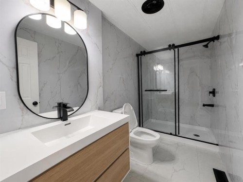 168 Huntwell Road Ne, Calgary, AB - Indoor Photo Showing Bathroom