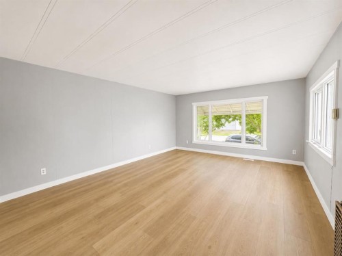 168 Huntwell Road Ne, Calgary, AB - Indoor Photo Showing Other Room