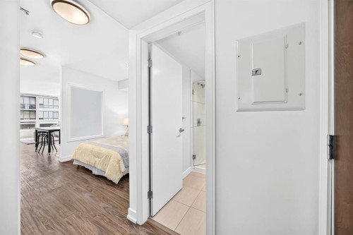 458-222 Riverfront Avenue Sw, Calgary, AB - Indoor Photo Showing Other Room
