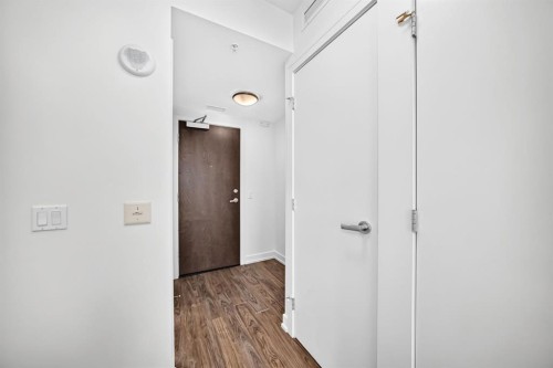 458-222 Riverfront Avenue Sw, Calgary, AB - Indoor Photo Showing Other Room