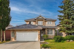 15 Royal Crest Terrace NW Calgary, AB T3G 4M3