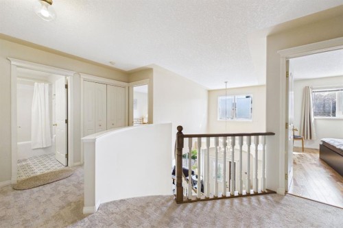 15 Royal Crest Terrace Nw, Calgary, AB - Indoor Photo Showing Other Room