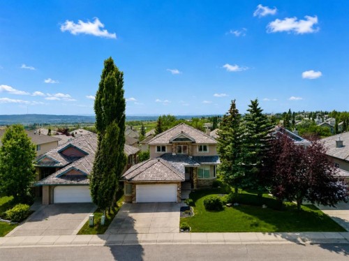 15 Royal Crest Terrace Nw, Calgary, AB - Outdoor With Facade