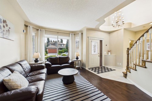 15 Royal Crest Terrace Nw, Calgary, AB - Indoor