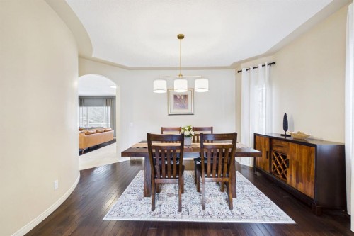 15 Royal Crest Terrace Nw, Calgary, AB - Indoor Photo Showing Dining Room
