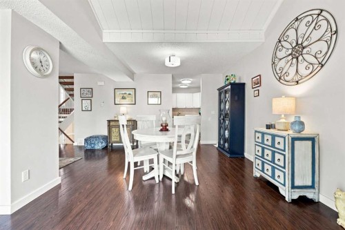 412-13104 Elbow Drive Sw, Calgary, AB - Indoor Photo Showing Dining Room