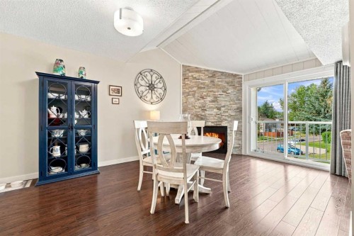 412-13104 Elbow Drive Sw, Calgary, AB - Indoor Photo Showing Dining Room