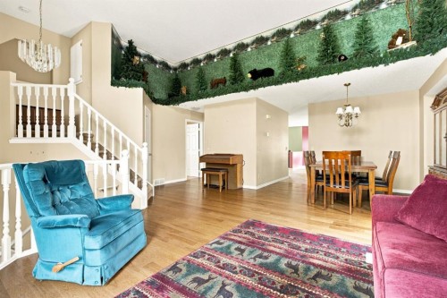 9216 Edgebrook Drive Nw, Calgary, AB - Indoor Photo Showing Living Room