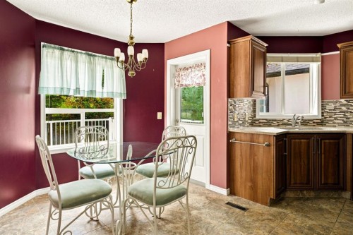 9216 Edgebrook Drive Nw, Calgary, AB - Indoor Photo Showing Dining Room