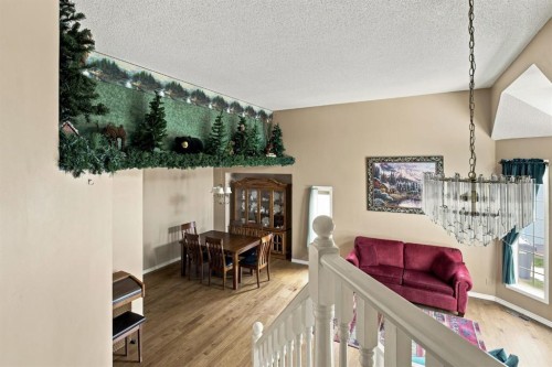 9216 Edgebrook Drive Nw, Calgary, AB - Indoor Photo Showing Other Room