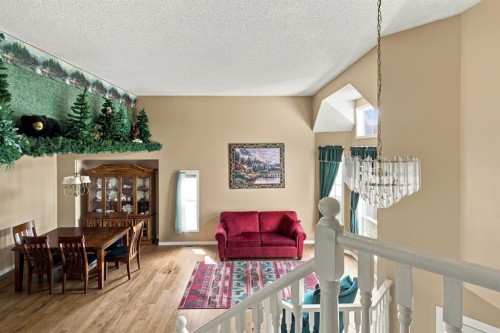 9216 Edgebrook Drive Nw, Calgary, AB - Indoor Photo Showing Other Room