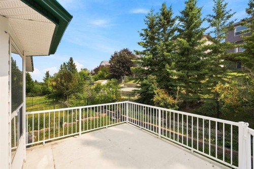 9216 Edgebrook Drive Nw, Calgary, AB - Outdoor