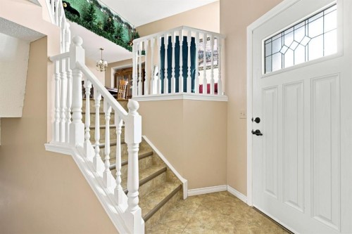 9216 Edgebrook Drive Nw, Calgary, AB - Indoor Photo Showing Other Room