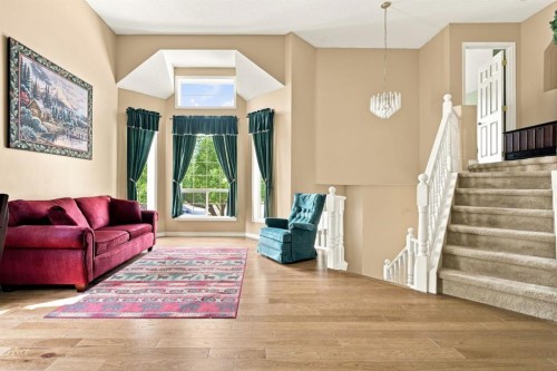 9216 Edgebrook Drive Nw, Calgary, AB - Indoor Photo Showing Living Room