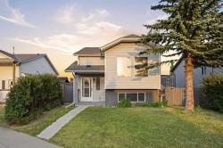 52 Erin Meadows Court SECalgary, AB T2B 2Z7