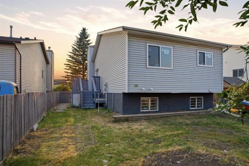 52 Erin Meadows Court Se, Calgary, AB - Outdoor
