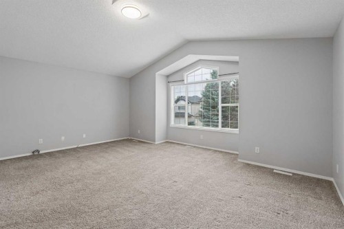 22 Somerside Crescent Sw, Calgary, AB - Indoor Photo Showing Other Room