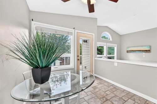 3569 Douglas Woods Heights Se, Calgary, AB - Indoor Photo Showing Other Room