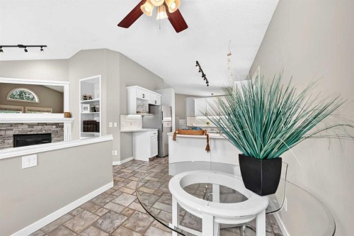 3569 Douglas Woods Heights Se, Calgary, AB - Indoor Photo Showing Kitchen