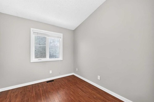 3569 Douglas Woods Heights Se, Calgary, AB - Indoor Photo Showing Other Room