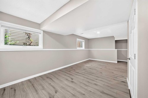 3569 Douglas Woods Heights Se, Calgary, AB - Indoor Photo Showing Other Room