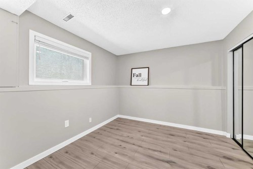 3569 Douglas Woods Heights Se, Calgary, AB - Indoor Photo Showing Other Room