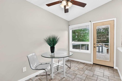 3569 Douglas Woods Heights Se, Calgary, AB - Indoor Photo Showing Dining Room
