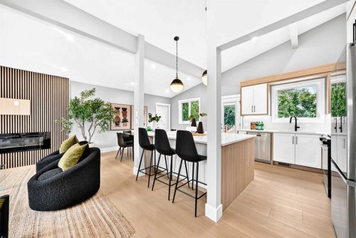 1635 32 Avenue Nw, Calgary, AB - Indoor